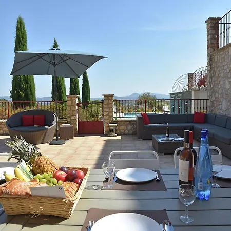 Cosy With Views And Private Pool